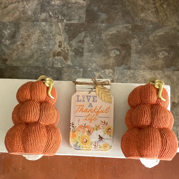 NWT BUNDLE- 2 TRIPLE STACKED TEXTURED ORANGE PUMPKINS GOLD STEMS & WOOD SIGN - Picture 16 of 17
